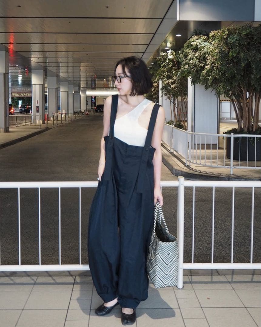 ヴェルドグリ　プロフ必読願います専用⭐︎ エトレトウキョウサスペンダーヘムパンツ