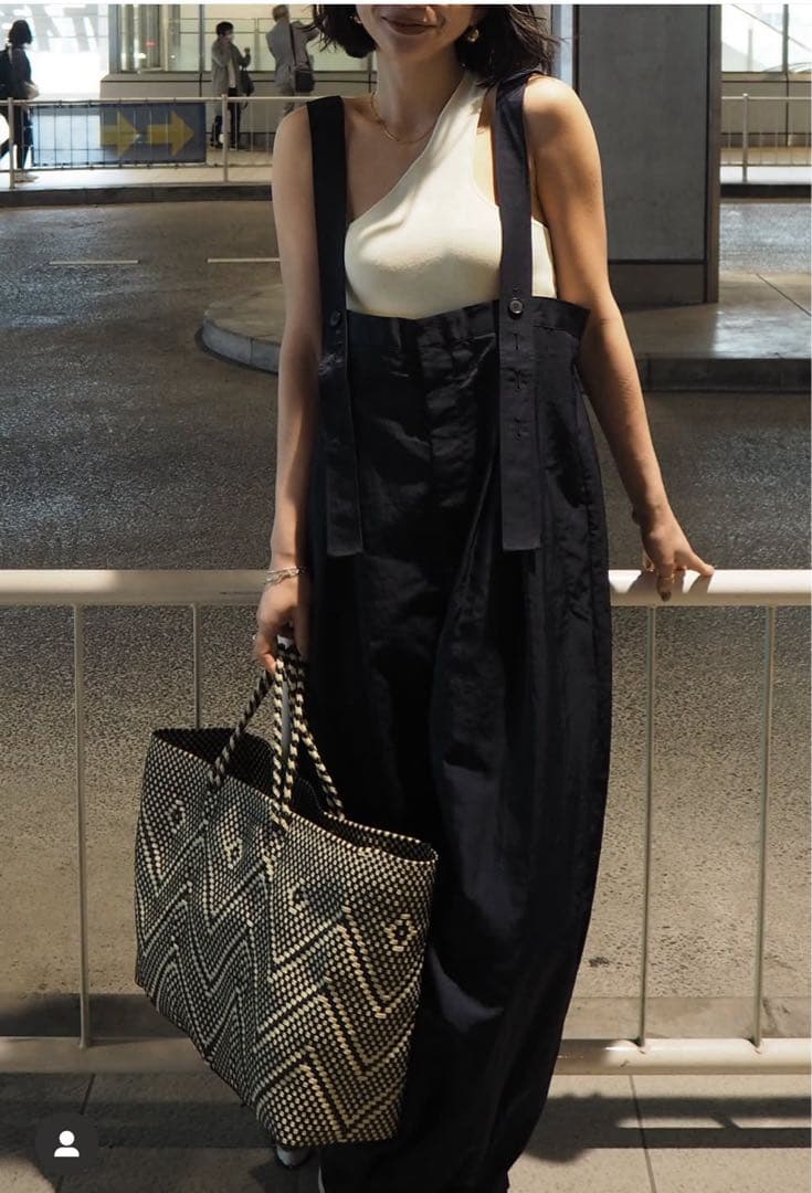 ヴェルドグリ　プロフ必読願います専用⭐︎ エトレトウキョウサスペンダーヘムパンツ