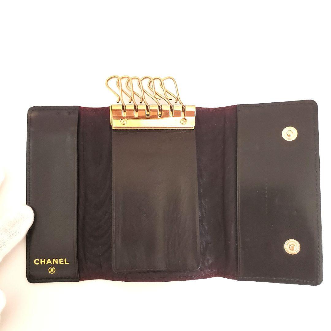 【美品】シャネル エンボスCOCOキャビアスキン 6連キーケース 黒〈K-013