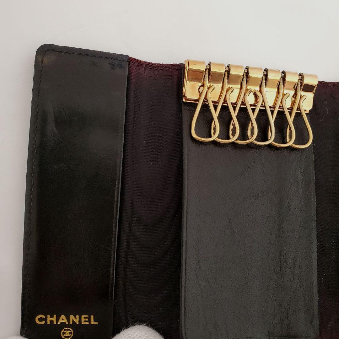 【美品】シャネル エンボスCOCOキャビアスキン 6連キーケース 黒〈K-013