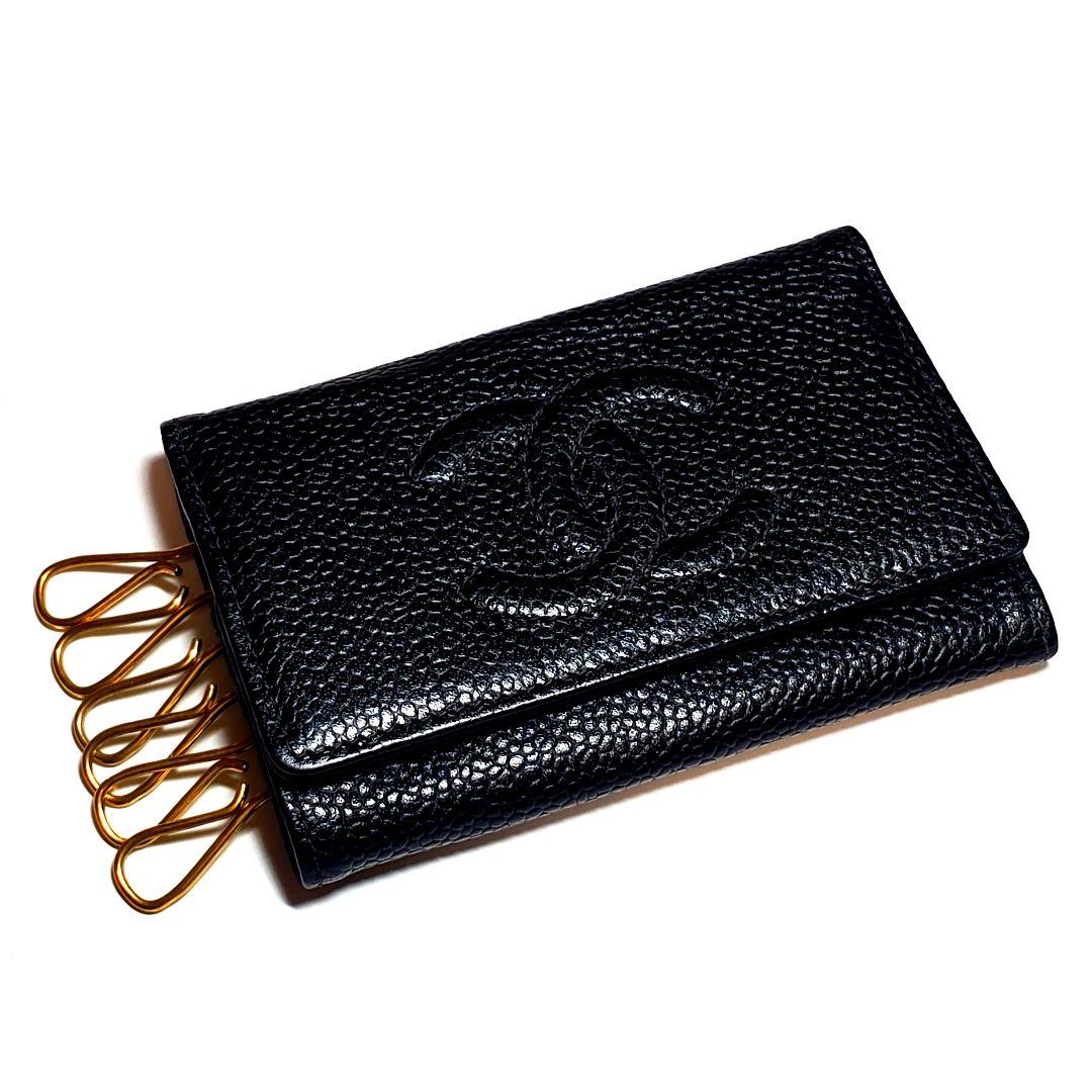 【美品】シャネル エンボスCOCOキャビアスキン 6連キーケース 黒〈K-013