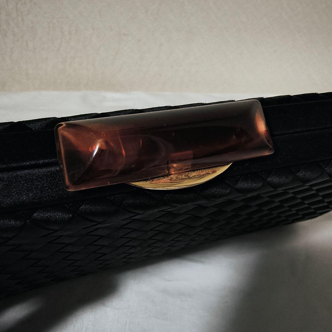 ボッテガヴェネタ イントレチャート クラッチバッグ ブラック サテン