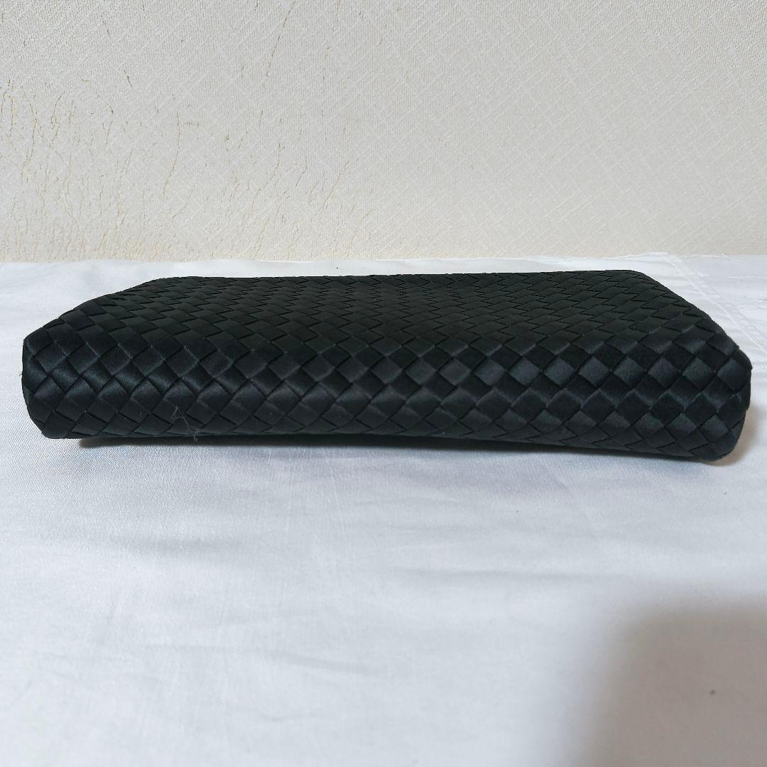 ボッテガヴェネタ イントレチャート クラッチバッグ ブラック サテン