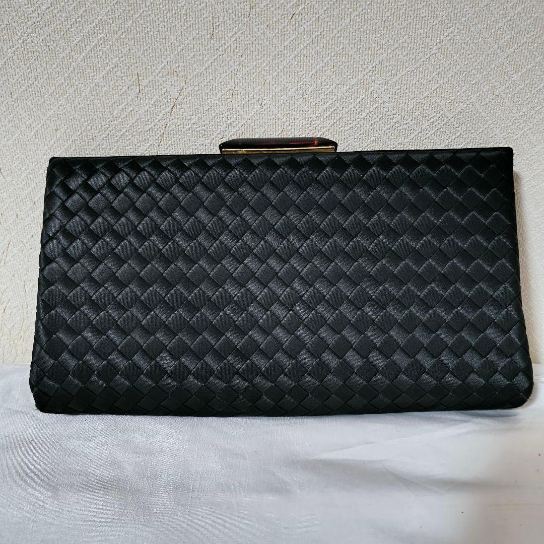 ボッテガヴェネタ イントレチャート クラッチバッグ ブラック サテン