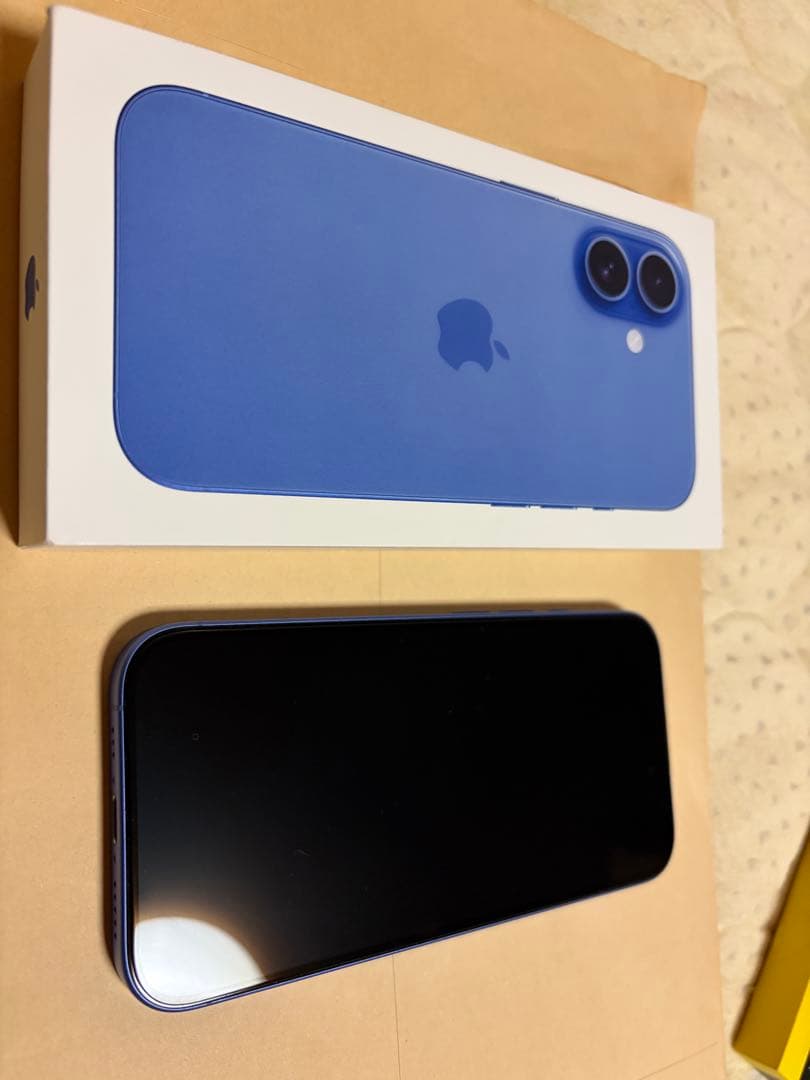 iPhone16 ブルー