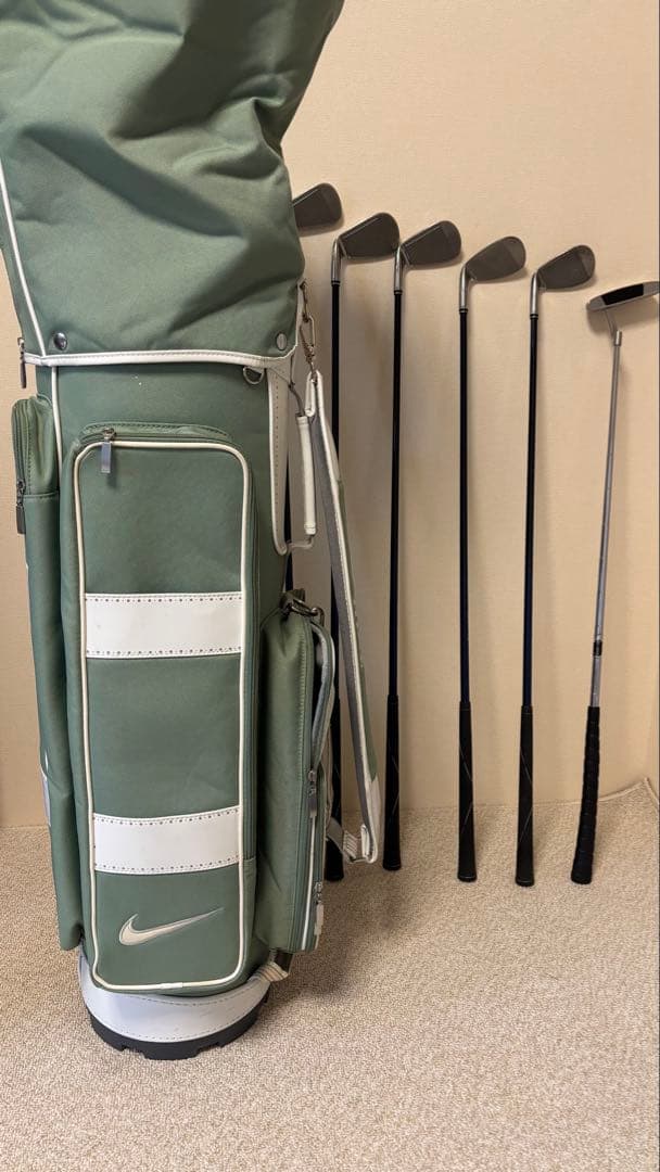 Nike グリーンキャディバッグ　ハーフセット