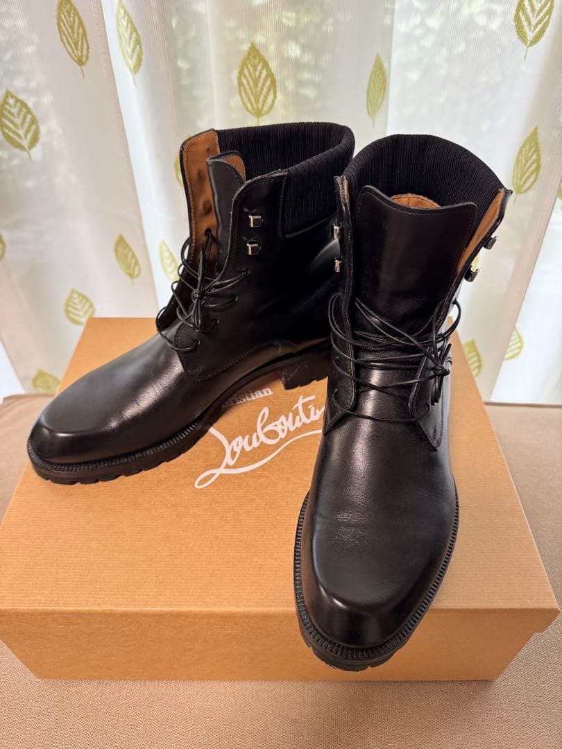 Christian Louboutin ブラックブーツ