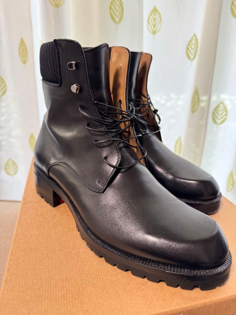Christian Louboutin ブラックブーツ