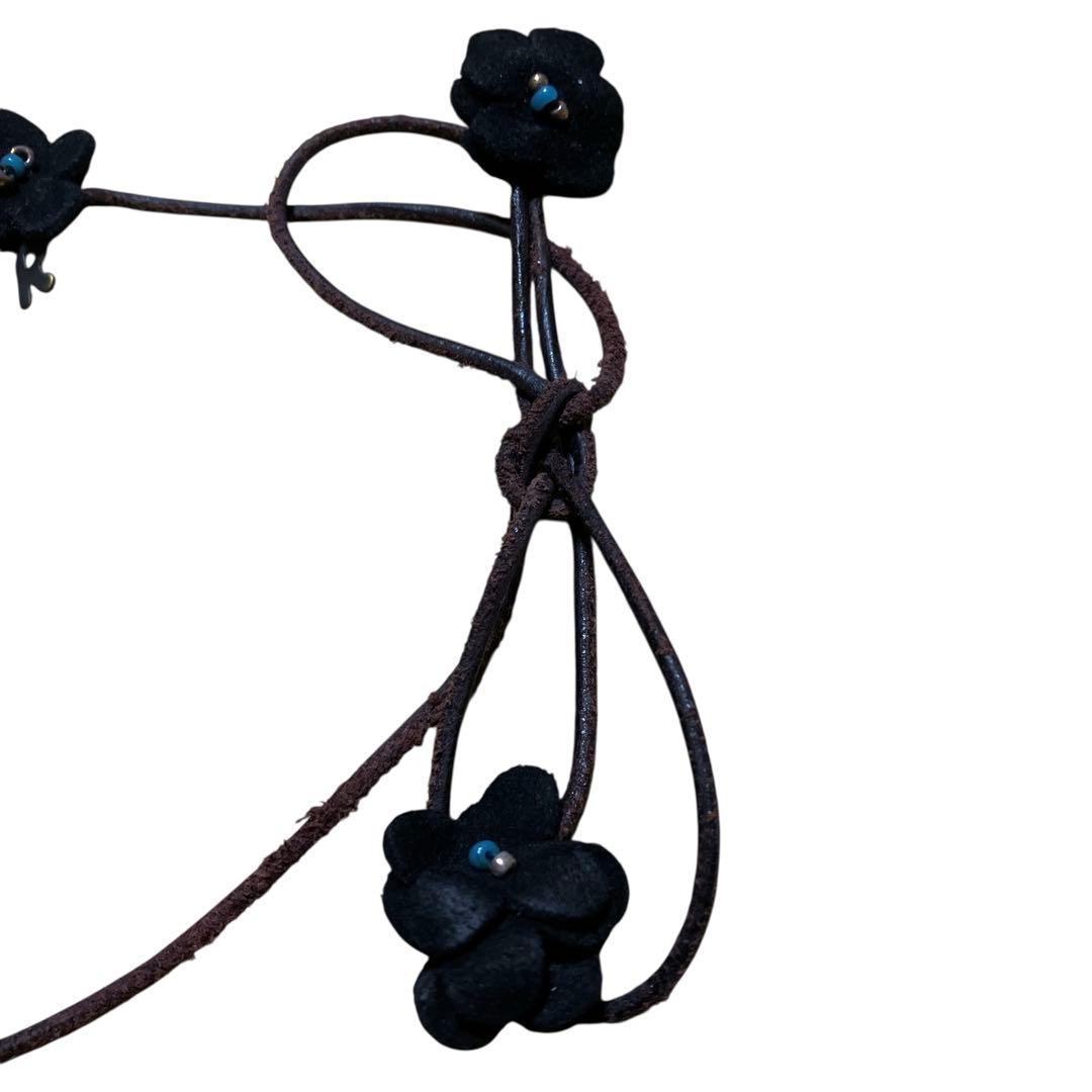 45R レザーの小花ネックレス ネイビー 45rpm