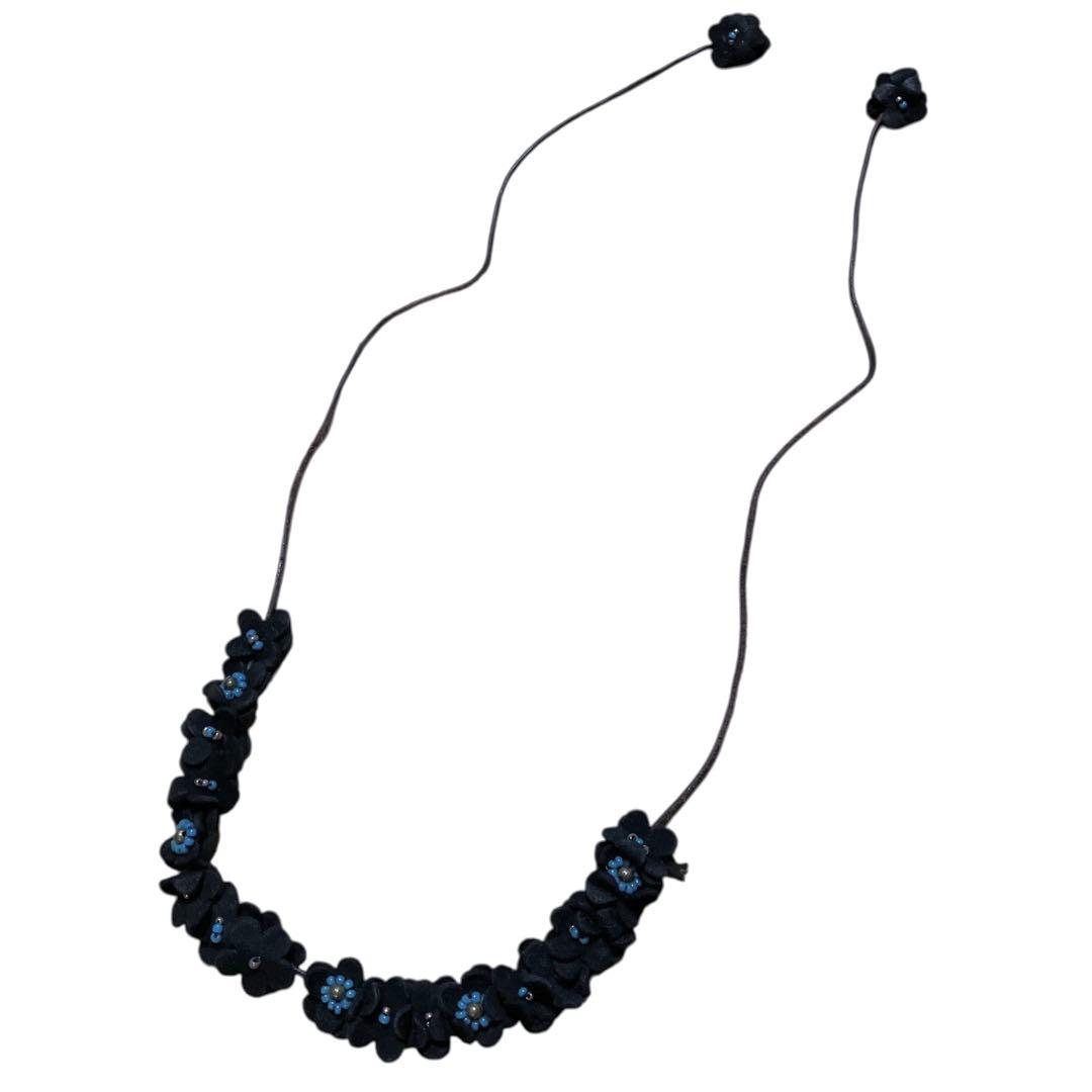 45R レザーの小花ネックレス ネイビー 45rpm