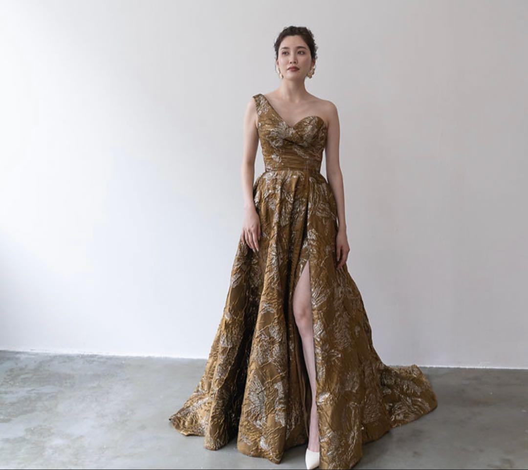 ウェディングドレス　confetti ブラウン　カラー　ブライダル　結婚式