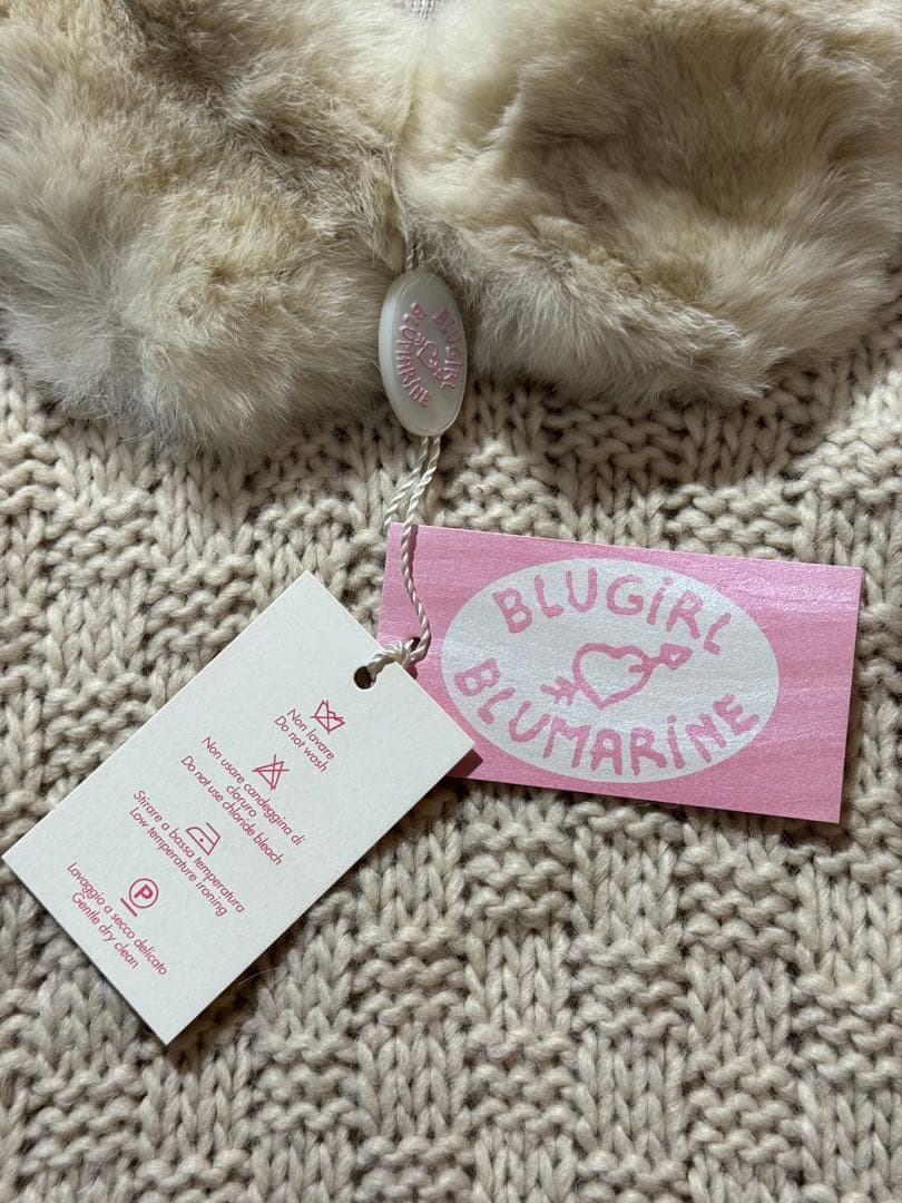 BLUMARINE イタリア製　未使用品　ファーフード付きベージュニットポンチョ