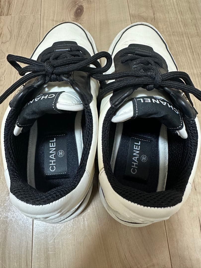 CHANEL ホワイト/ブラック スニーカー38