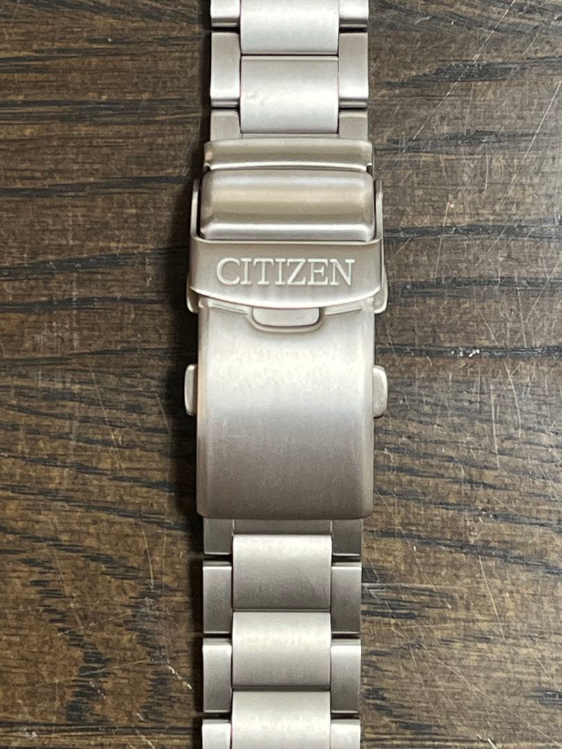 CITIZEN スーパーチタニウム シルバー 金属ベルト 調整可能　幅20mm