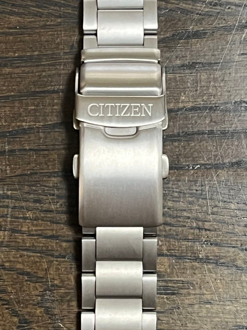 CITIZEN スーパーチタニウム シルバー 金属ベルト 調整可能　幅20mm