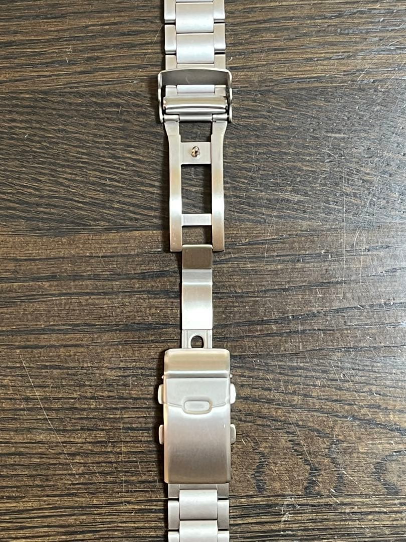 CITIZEN スーパーチタニウム シルバー 金属ベルト 調整可能　幅20mm