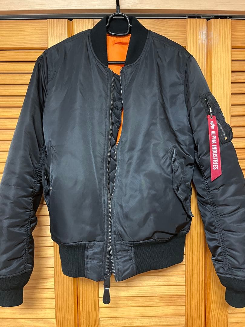 Alpha Industries MA-1 フライトジャケット（日本スペック）