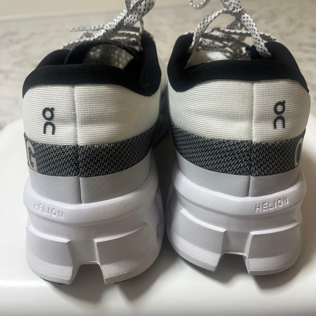 オンクラウドモンスター2 27センチ 美品 ホワイト