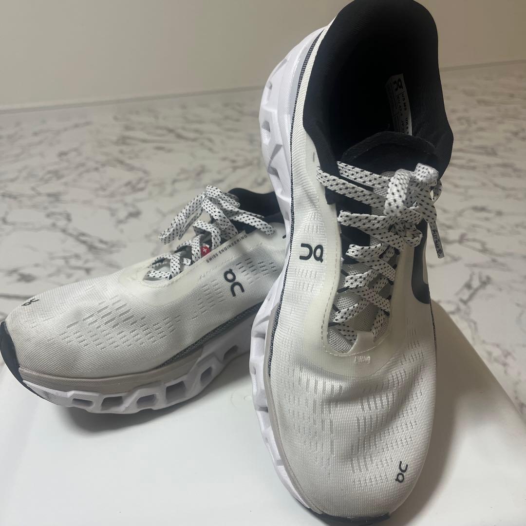 オンクラウドモンスター2 27センチ 美品 ホワイト