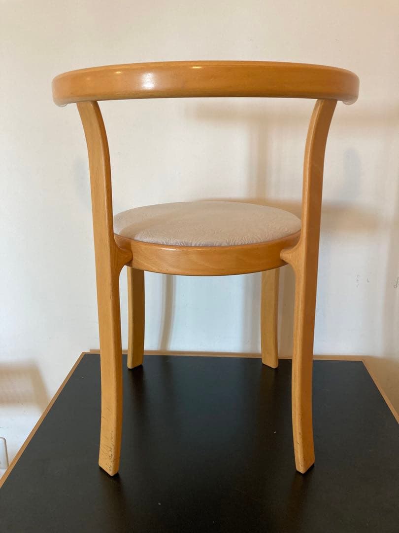 MAGNUS OLSEN MO8002 ダイニングチェア