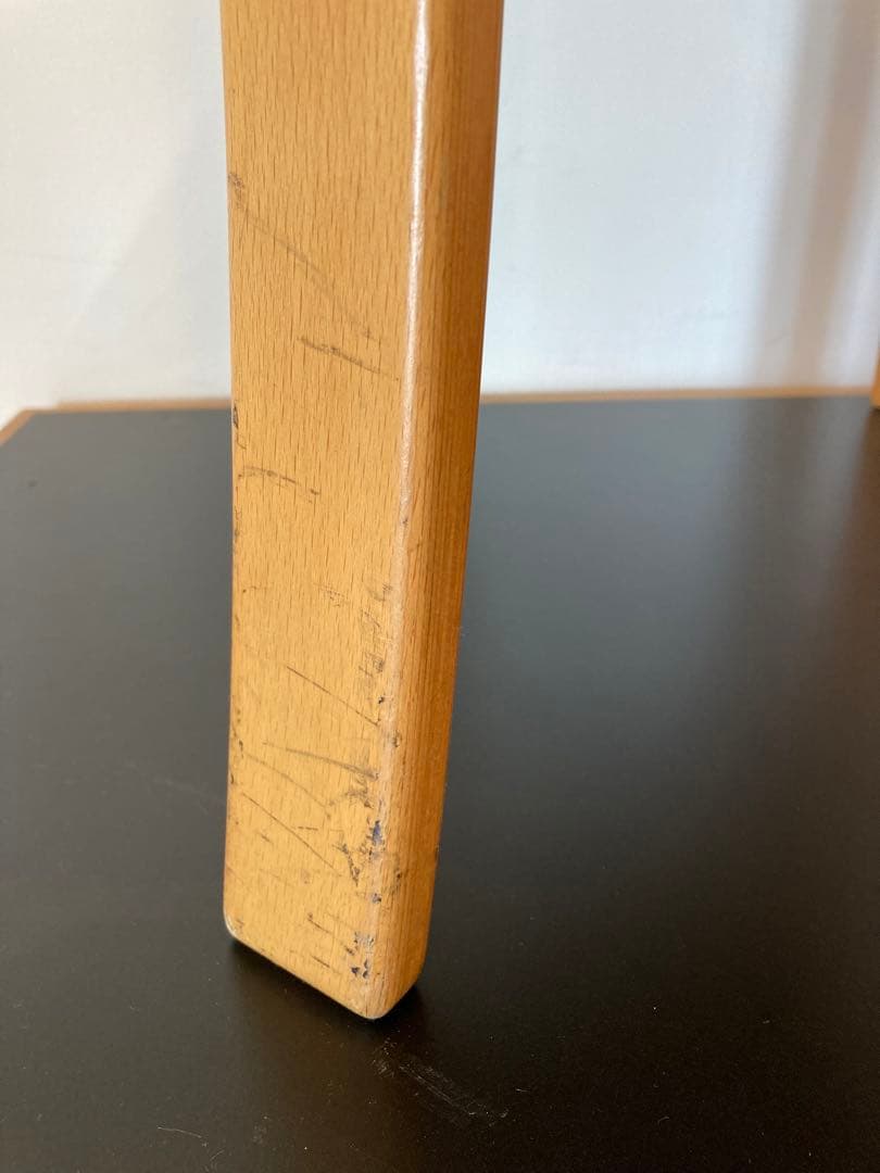 MAGNUS OLSEN MO8002 ダイニングチェア