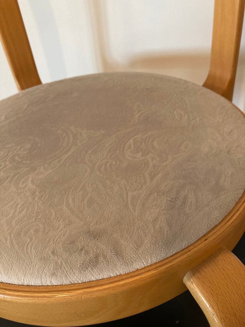 MAGNUS OLSEN MO8002 ダイニングチェア