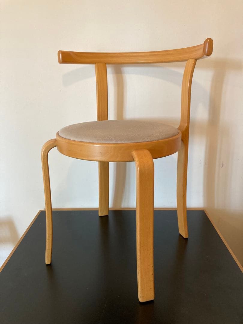 MAGNUS OLSEN MO8002 ダイニングチェア