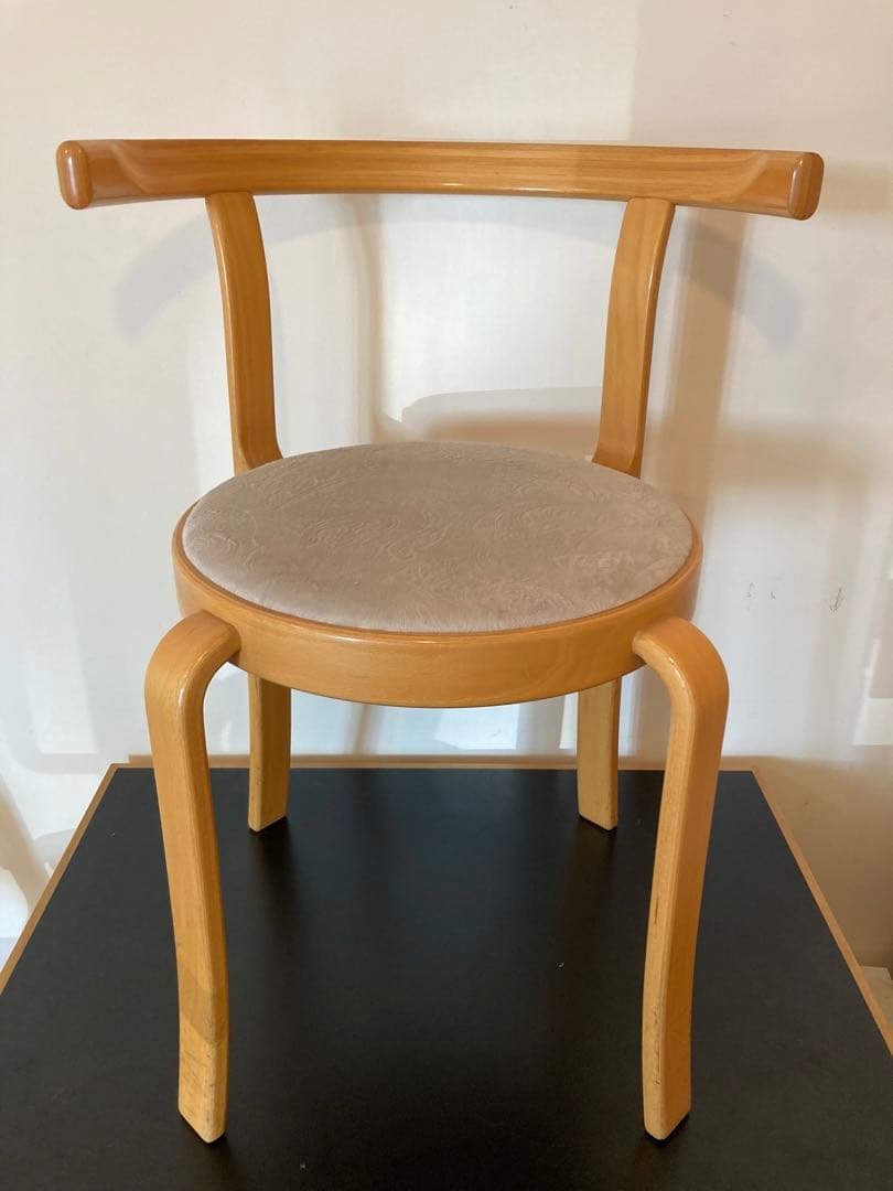 MAGNUS OLSEN MO8002 ダイニングチェア