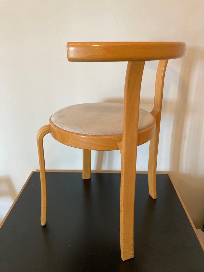 MAGNUS OLSEN MO8002 ダイニングチェア