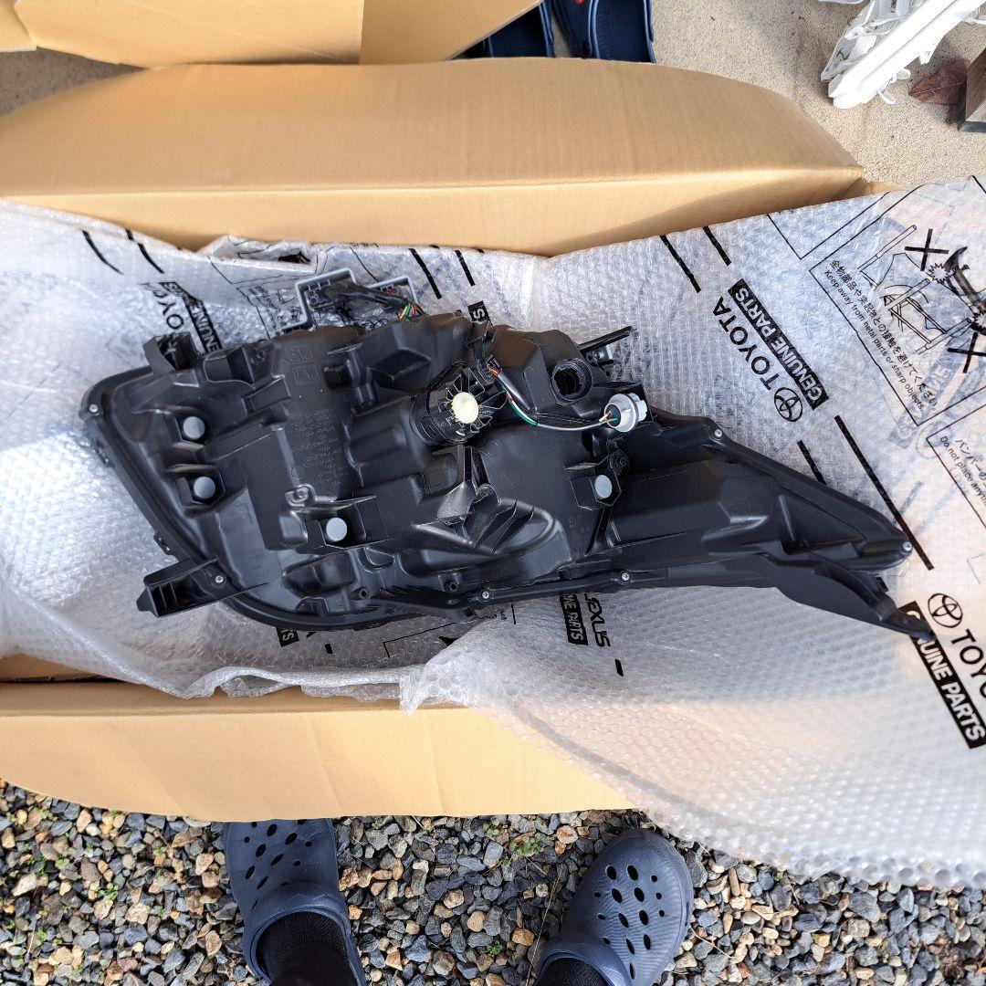 80エスクァイア左ヘッドライト