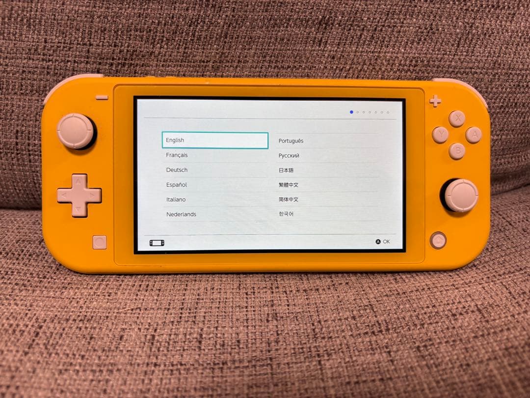 Nintendo switch ライト　イエロー