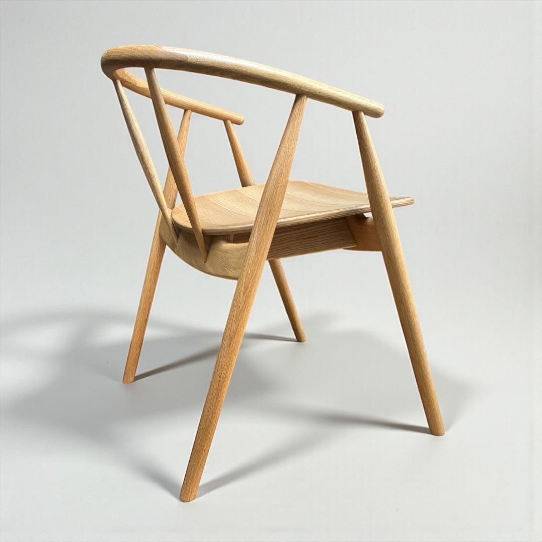オーク無垢材の曲線美 小林幹也デザイン TRUNK2 ダイニングチェア 天然木