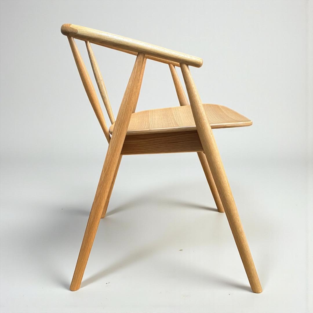 オーク無垢材の曲線美 小林幹也デザイン TRUNK2 ダイニングチェア 天然木