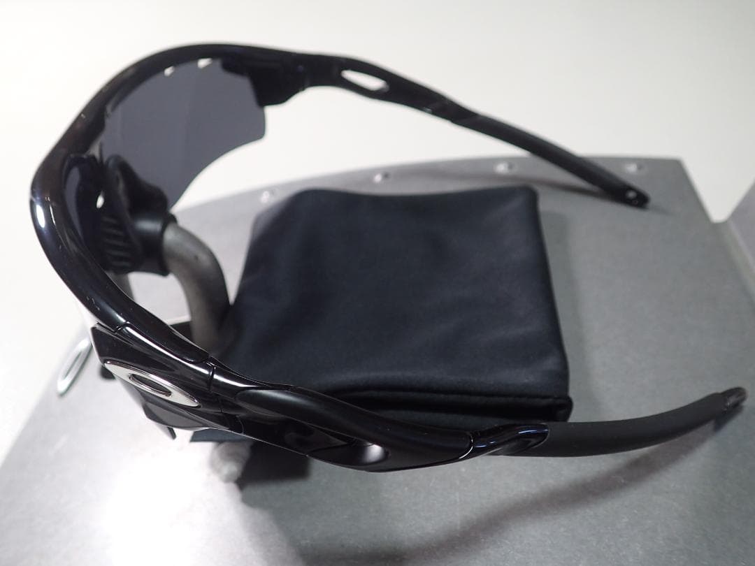 新品 オールブラック レーダーロックパス 偏光レンズ カスタム オークリー