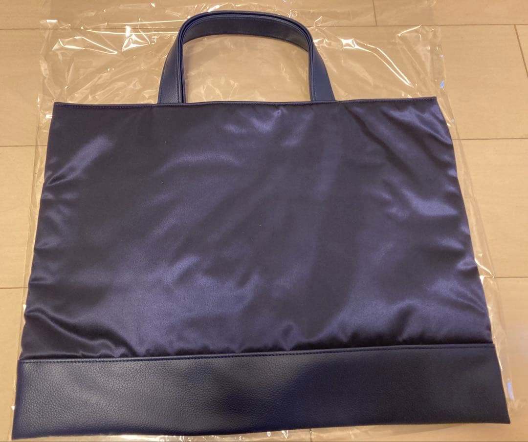 大人気！完売品！ファミリア Bibiy.コラボトートバッグ