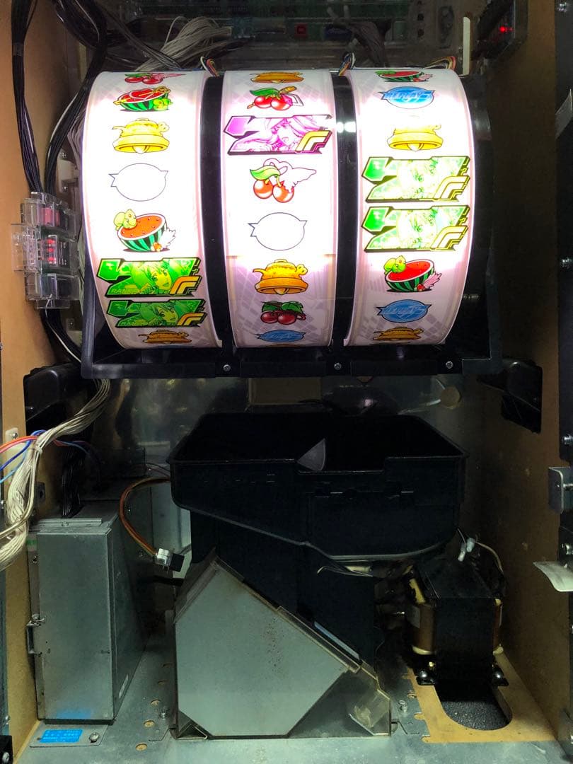 ⚠︎説明文必読⚠︎ パチスロ　マクロス フロンティア2　実機+鍵等付属品(送料込)