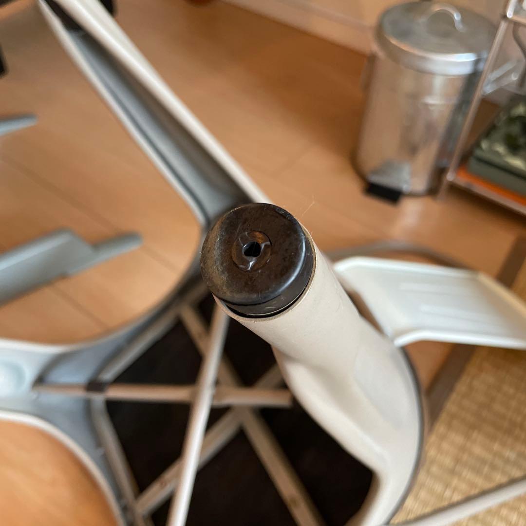 クラッシュゲート　ダナーダイニングチェア　ホワイト