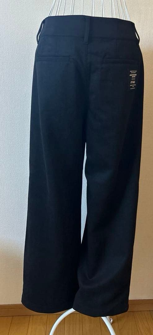 ★新品タグ付き★スウェードタッチスムースワイドパンツ サイズ 1 ★