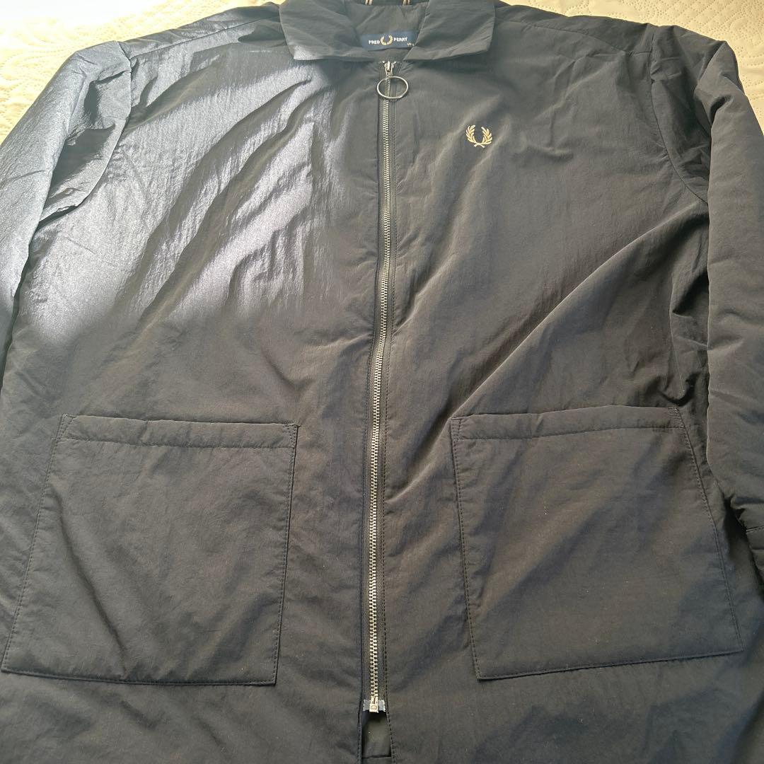FREDPERRY ナイロンジャケット　黒　襟付き　アウター　ブラック