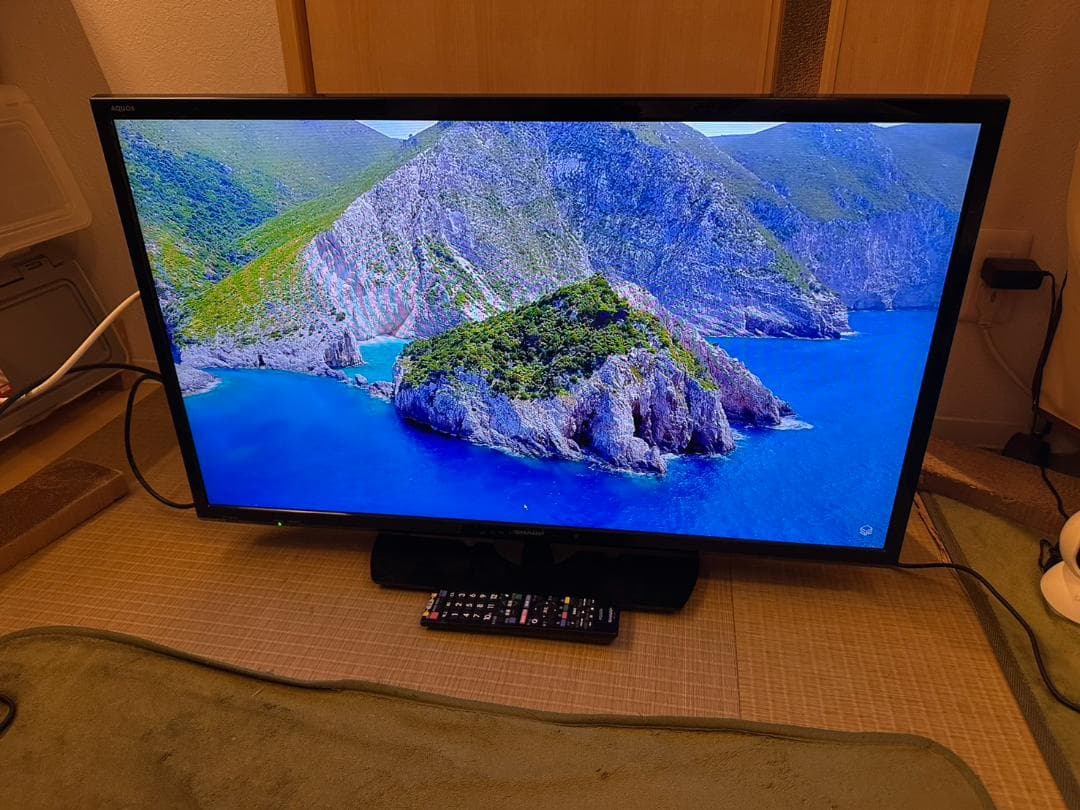 SHARP シャープ　32型　テレビ 2T-C32AE1 2018年製　極美品！