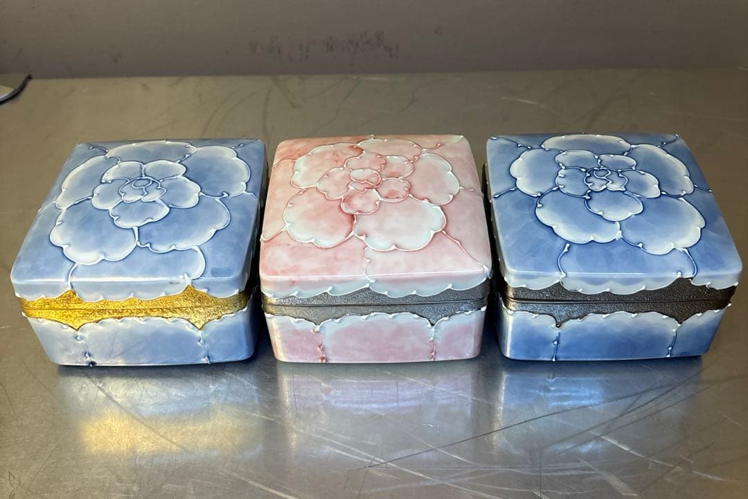 【美品】有田焼　文山窯　プラチナ牡丹　３セット　箱無し　お正月