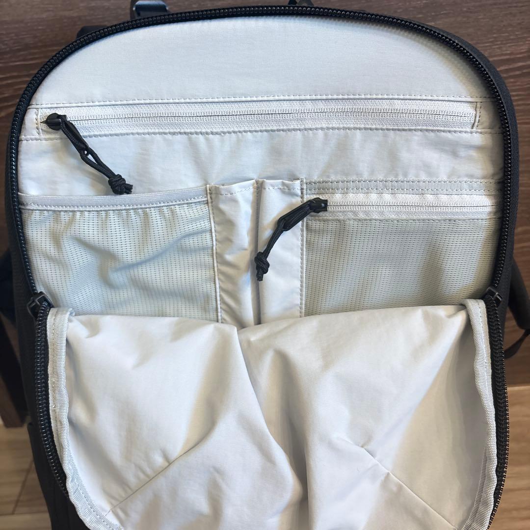 WEXLEY（ウェクスレイ） VERNON バックパック ブラック