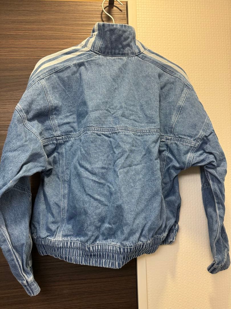 完売品 NiziUミイヒ着用モデル adidas ハーフジップデニムトップ