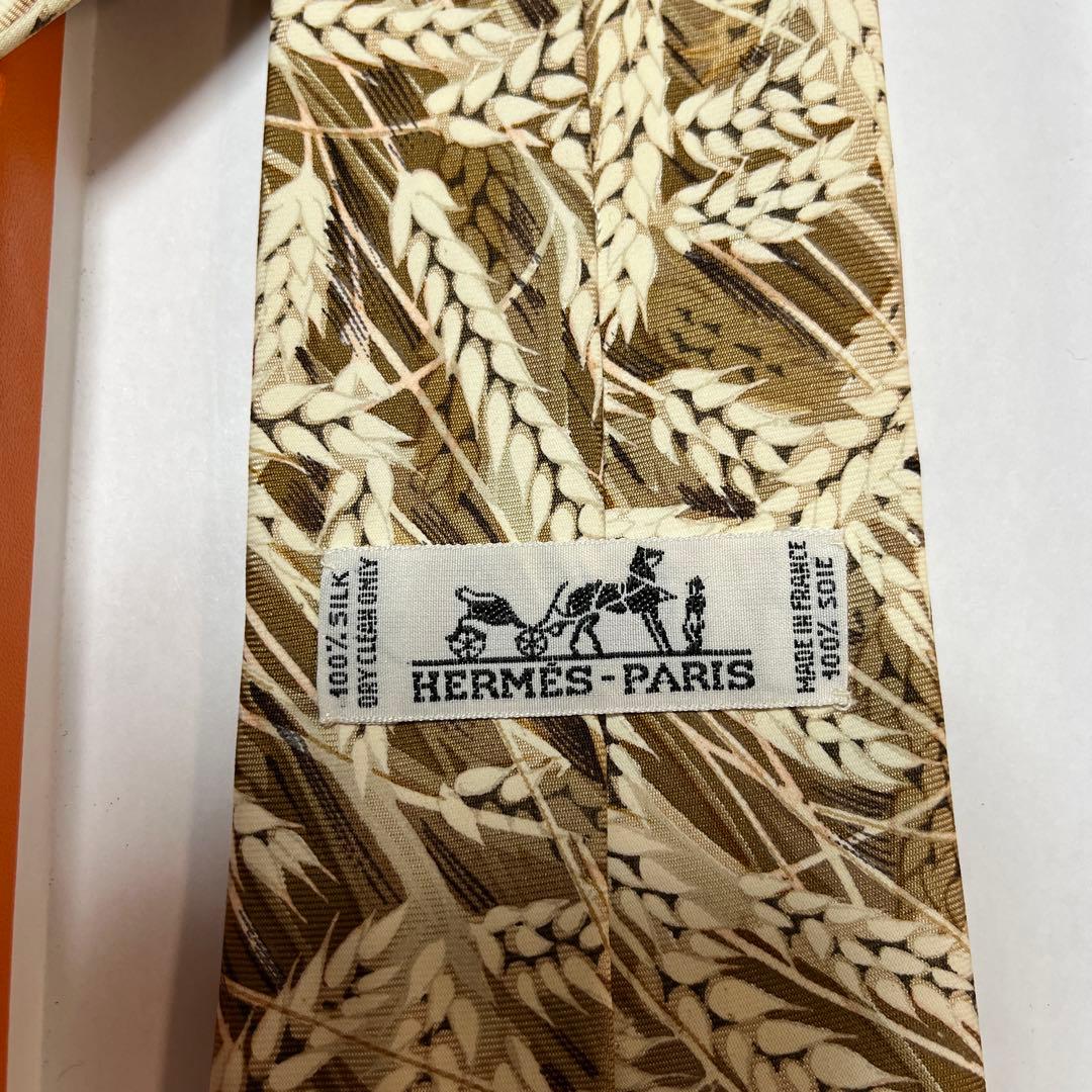 極美品　エルメス　ネクタイ　白ベージュ・赤　花柄　ボタニカル　総柄　結婚式