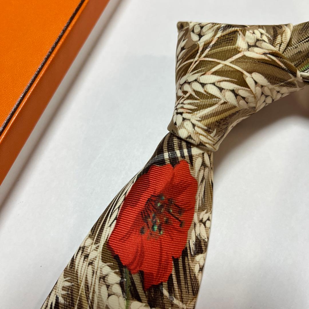 極美品　エルメス　ネクタイ　白ベージュ・赤　花柄　ボタニカル　総柄　結婚式