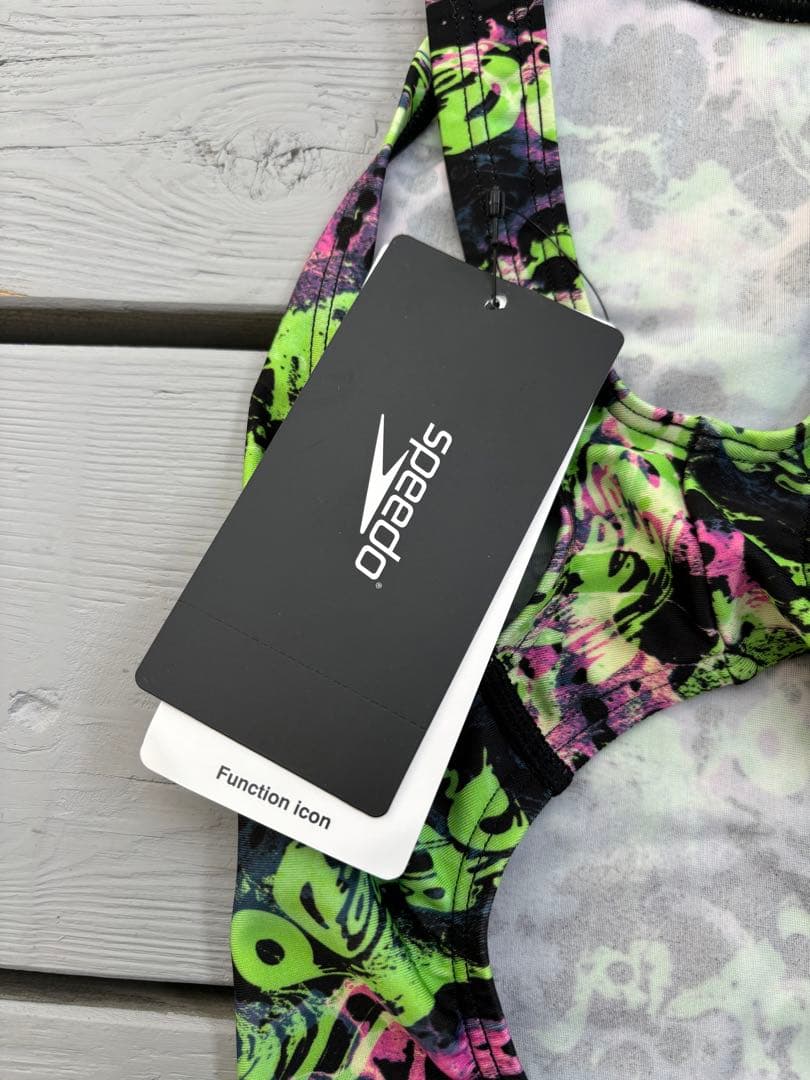 新品タグ付きスピード競泳女性用水着Lサイズ