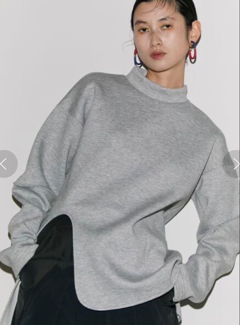 un3d カーブスリットトップス 38