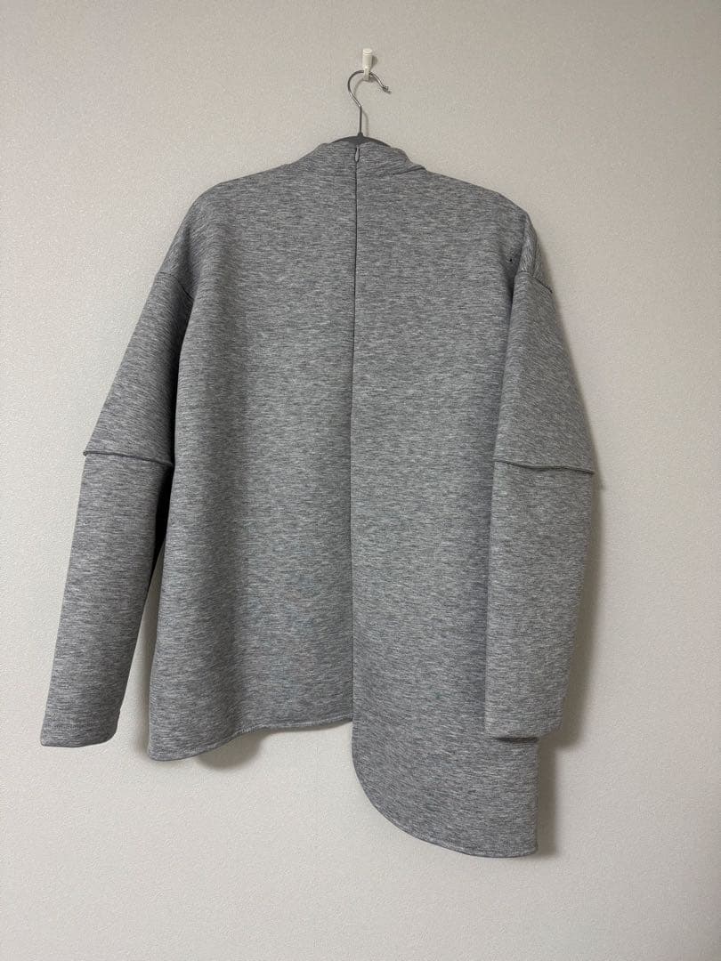 un3d カーブスリットトップス 38