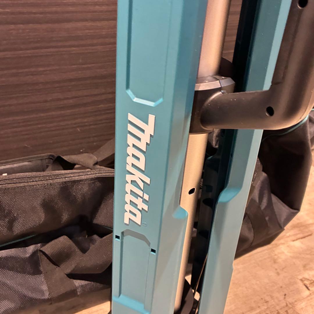 マキタ makita 充電式タワーライト ML814