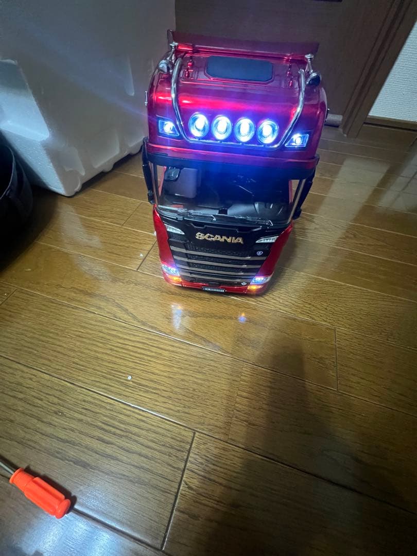 小*狗様 1/18 HUINA SCANIA 770S RC 赤